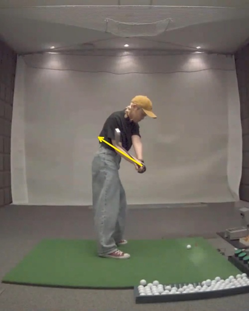 ダウンスイングの時のクラブの角度